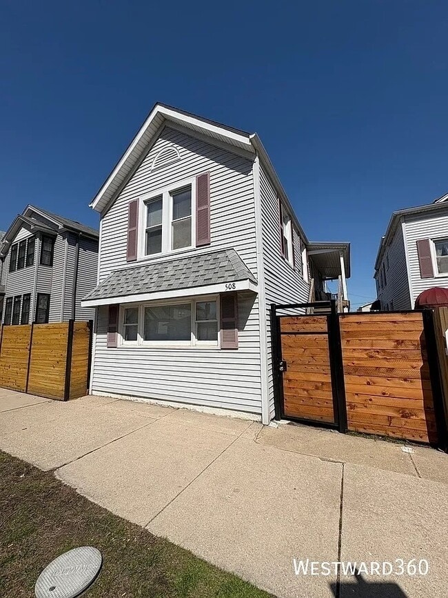 Building Photo - 508 W 46th St