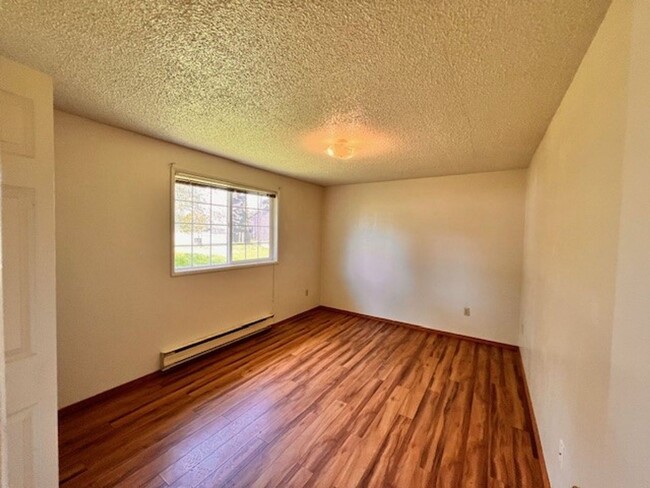 Building Photo - 1510 - 7th Avenue Duplex
