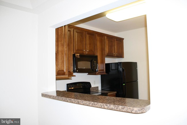 Building Photo - 8609 Wintergreen Ct