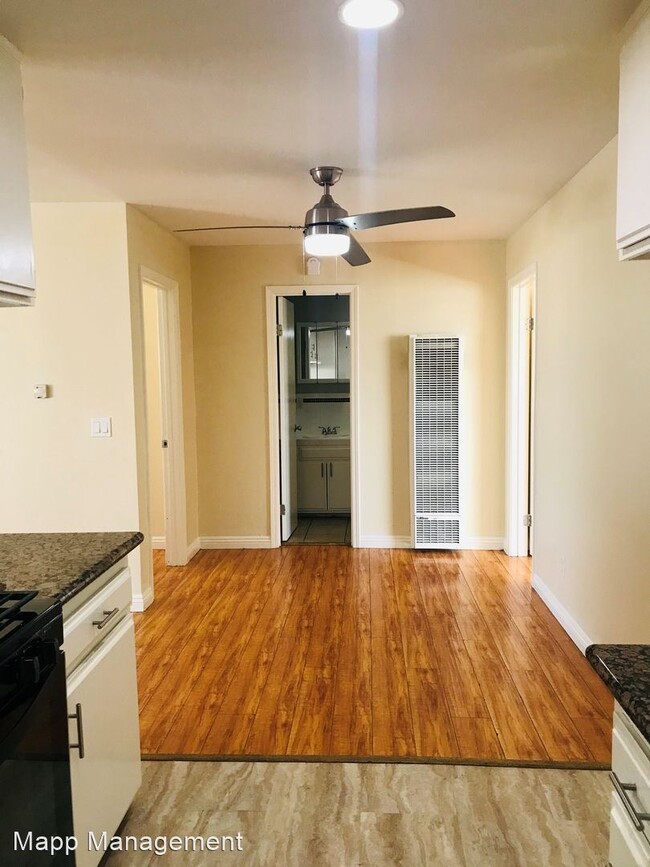 Building Photo - 316 E Hyde Park Blvd