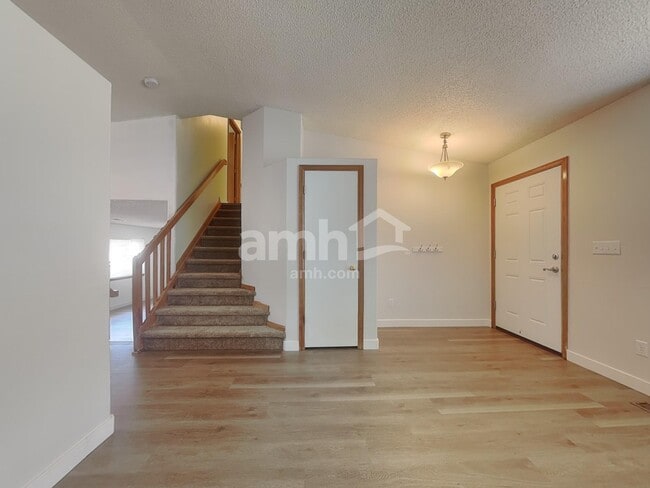 Building Photo - 4077 Ensenada St