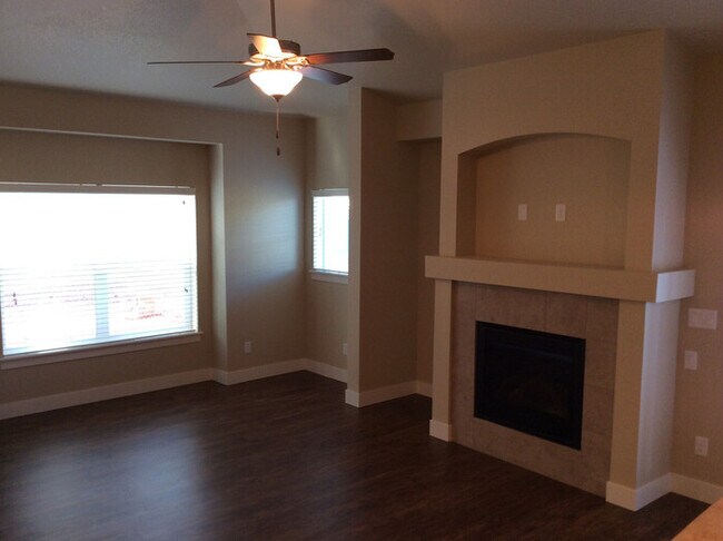Building Photo - 3838 Steelhead St
