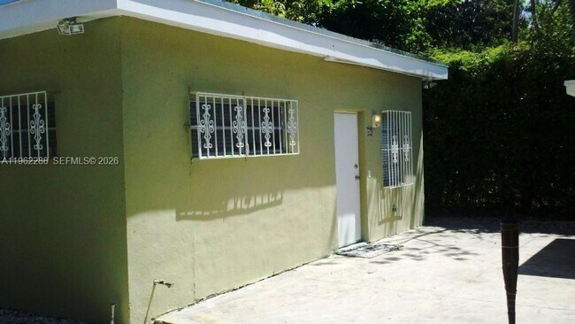 Foto del edificio - 49 NE 44th St