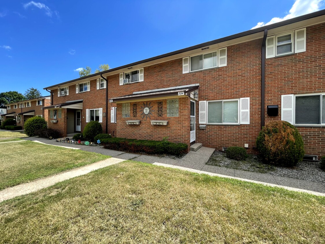 Bennington Townhomes Apartments in Rochester, NY