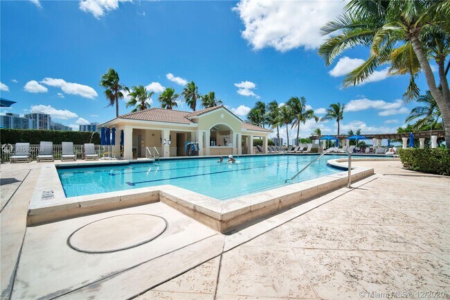 Building Photo - 21055 Yacht Club Dr