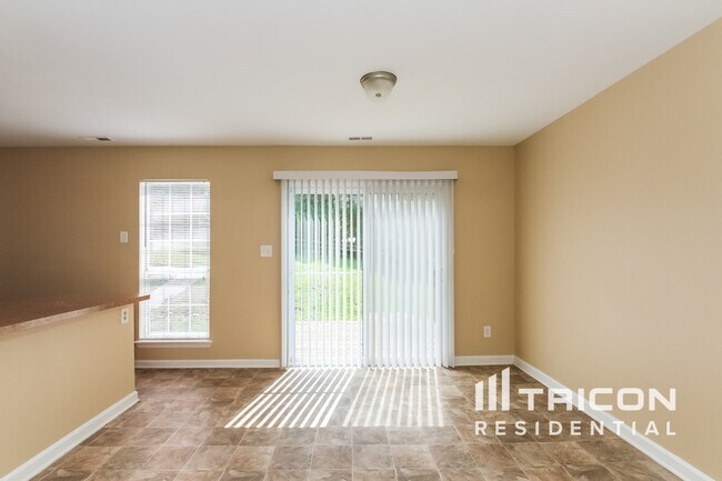 Foto del edificio - 5407 River Falls Dr