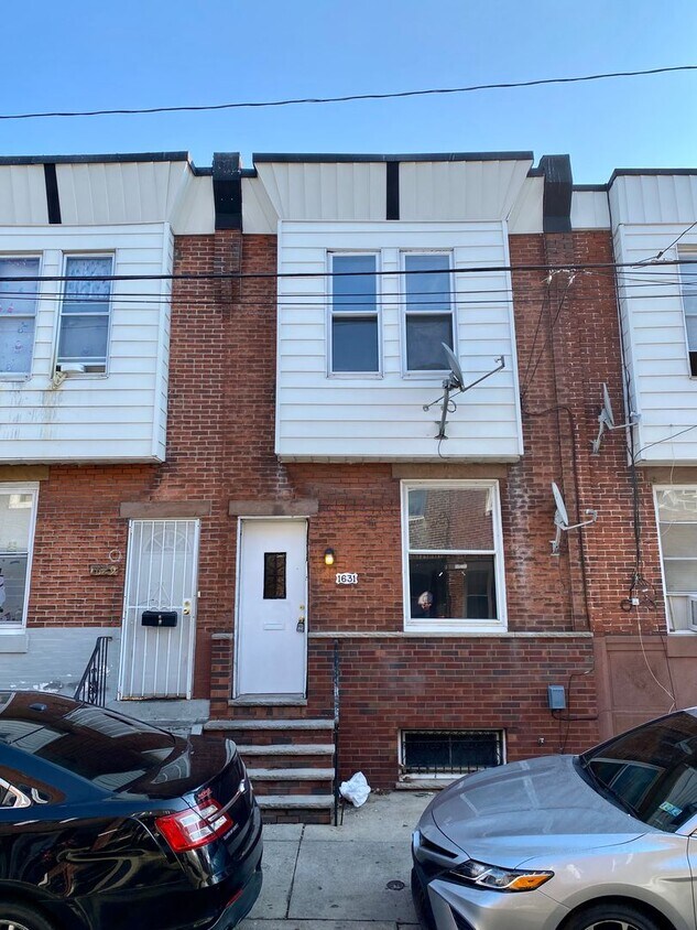Primary Photo - Gorgeous 3BD/1BA Townhouse in Gray's Ferry...