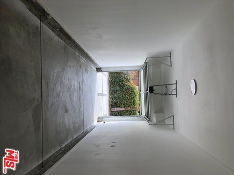Building Photo - 3957 S Budlong Ave