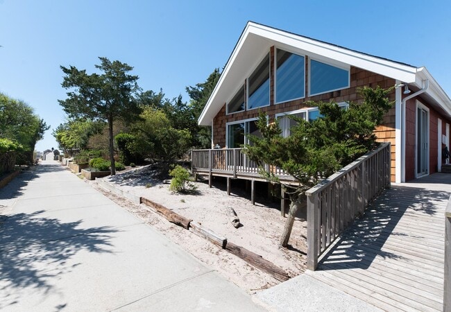Building Photo - 66 Bungalow Ln