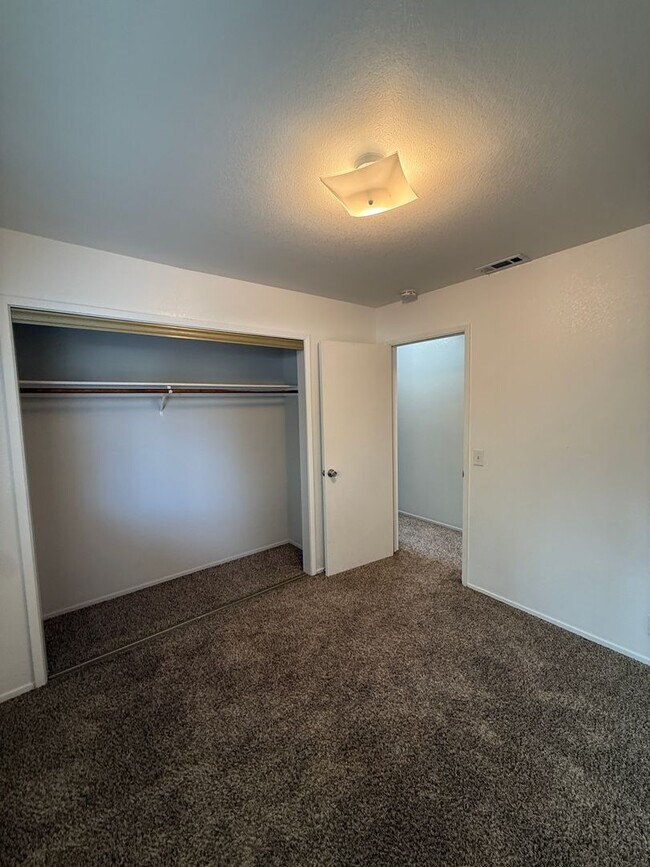 Foto del edificio - Beautiful 3 Bed, 2 Bath Home in Prime Location