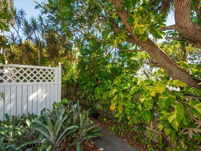 Foto del edificio - 4904 Bethel Creek Dr