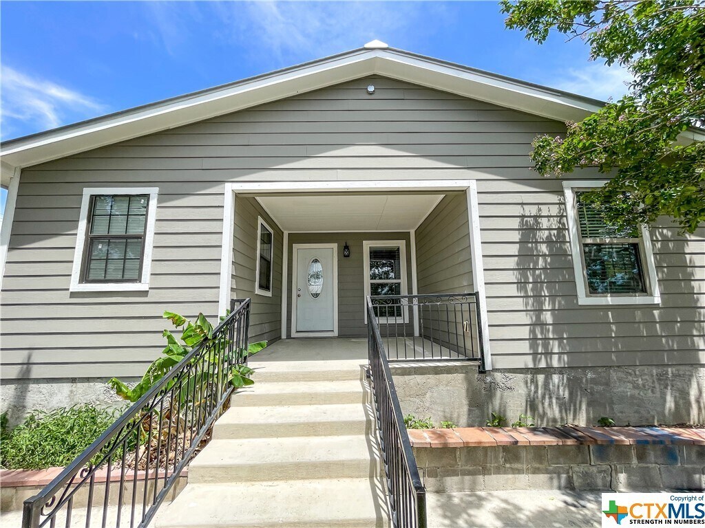 Primary Photo - 390 Hampshire St
