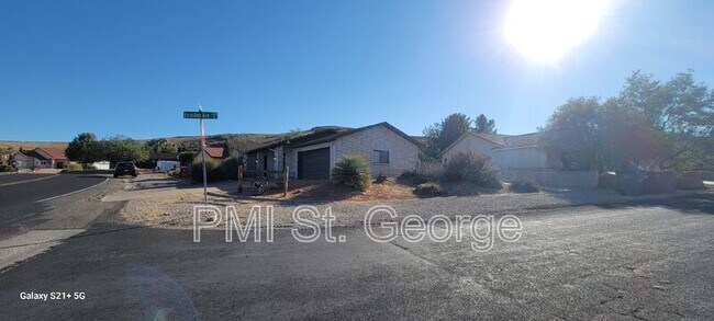 Foto del edificio - 776 E Fort Pierce Dr