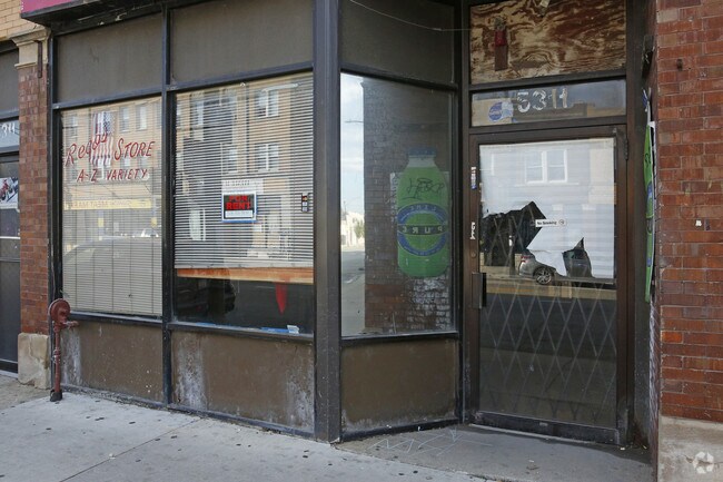 Foto del edificio - 5301-5311 W Chicago Ave