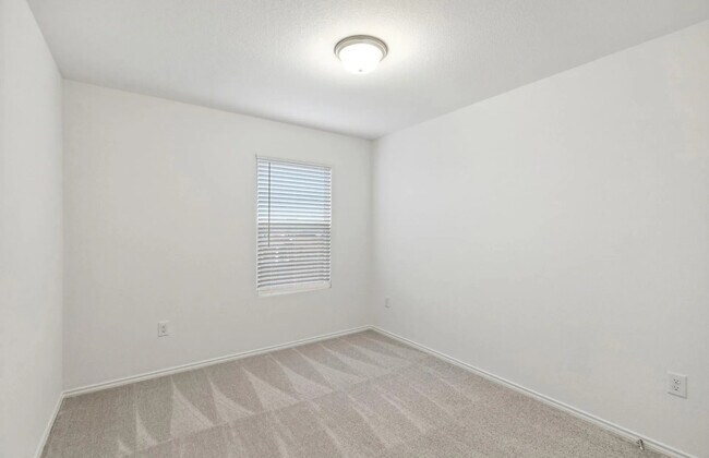 Foto del edificio - 1821 Grassland Dr