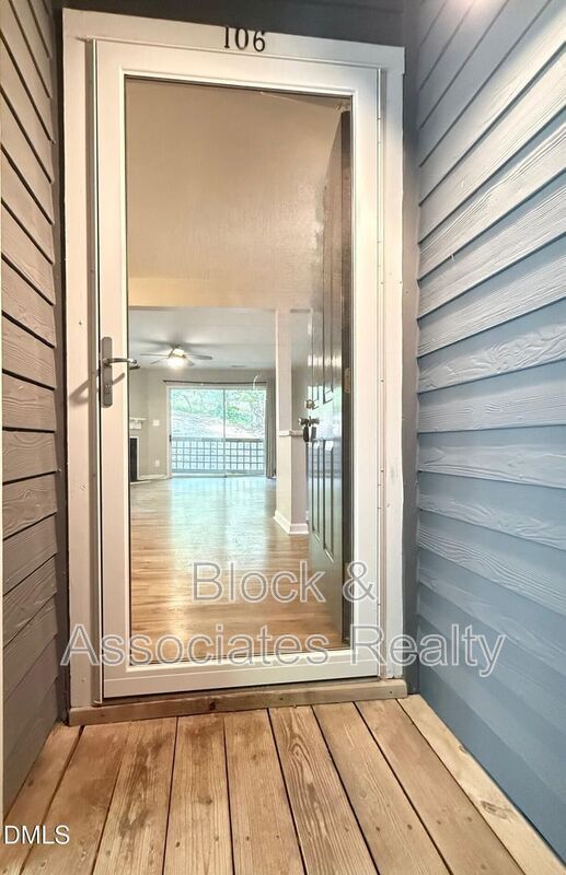 Foto del edificio - 4120 Sedgewood Dr