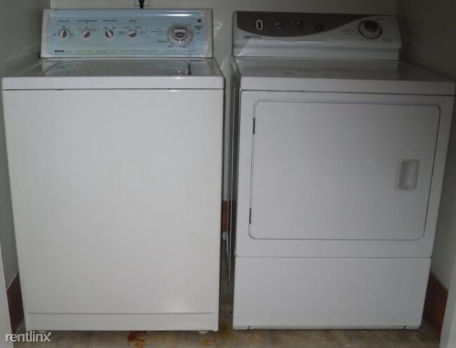 Building Photo - 2 br, 2 bath Condo - 10 Kay Lane B Unit B