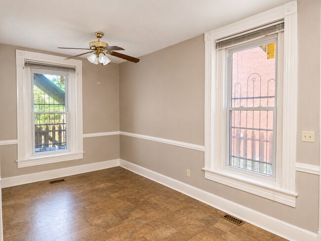 Foto del edificio - 1228 S Brook St