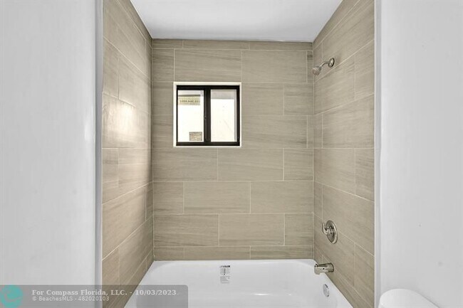 Foto del edificio - 1396 NW 60th St