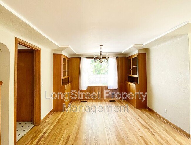Foto del edificio - 3255 NW Fillmore Ave