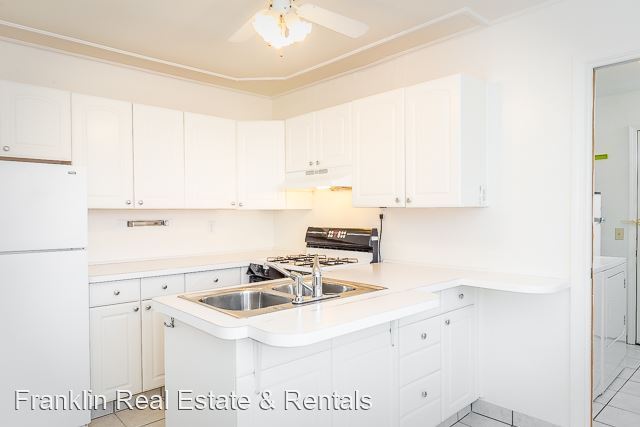 Foto del edificio - 2 br, 1 bath House - 490 Avalon