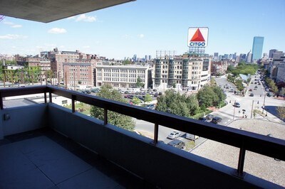 Foto del edificio - 566 Commonwealth Ave