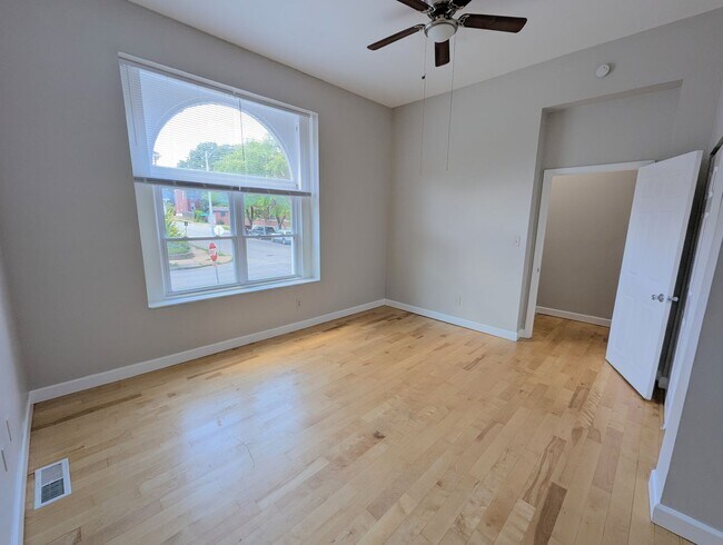 Foto del edificio - 2600 S Compton Ave