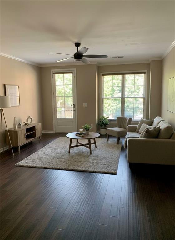 Foto del edificio - 6295 Shelburne Park Ln