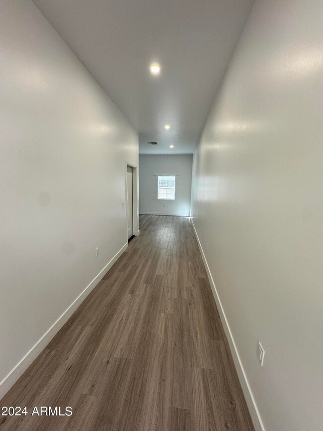 Foto del edificio - 615 N 6th Ave
