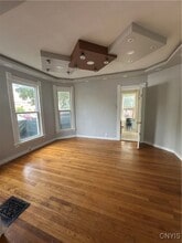 Building Photo - 725 S Beech St