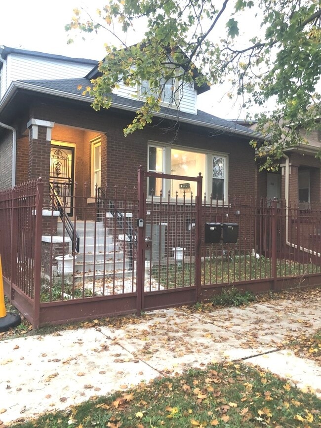 Building Photo - 4858 W Concord Pl