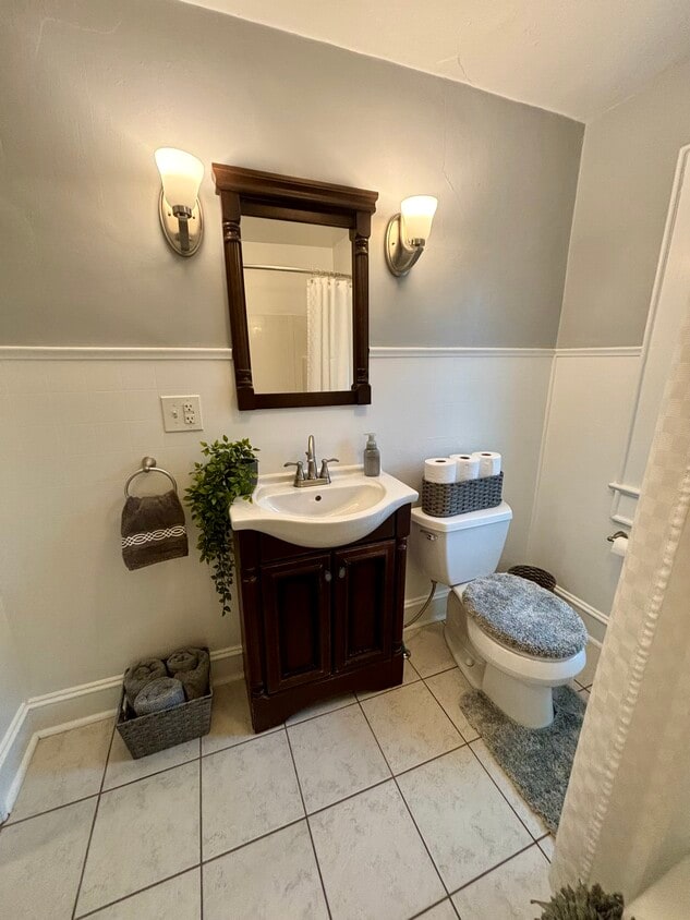 Foto principal - 904 W Lackawanna Ave