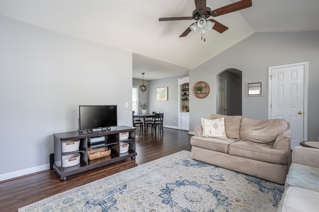 Building Photo - 976 St Catherines Dr