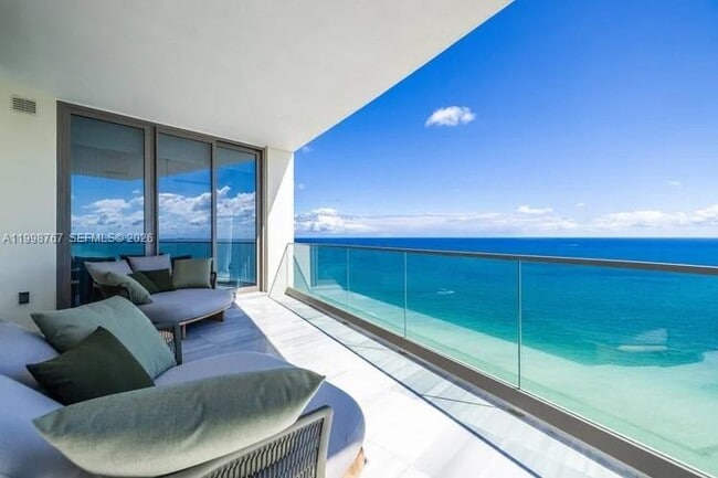 Foto del edificio - 17901 Collins Ave