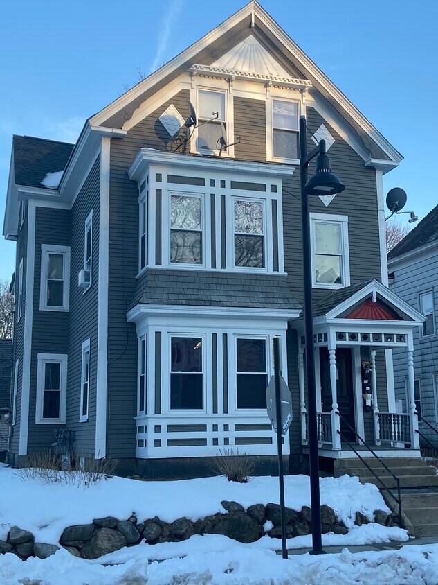 209 Highland Ave Unit 1, Fitchburg, MA 01420 Apartments in Fitchburg