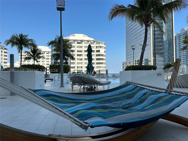 Building Photo - 951 Brickell Ave