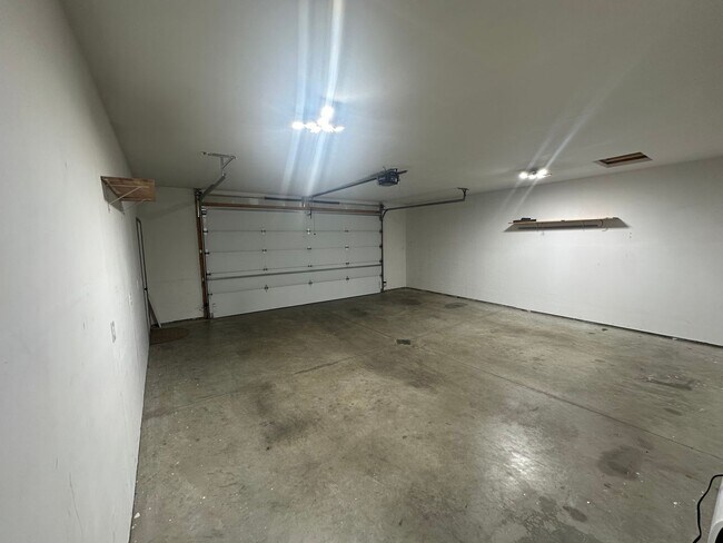 Foto del edificio - 4 Bedroom Townhome