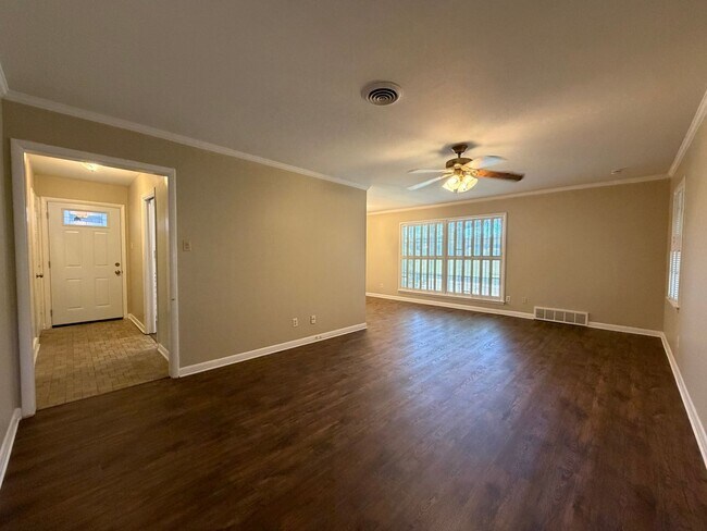 Foto del edificio - AVAILABLE NOW 2 BEDROOM 2 BATH DUPLEX IN TCU AREA