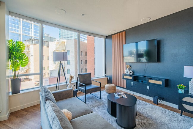 Building Photo - 44 W Monroe St