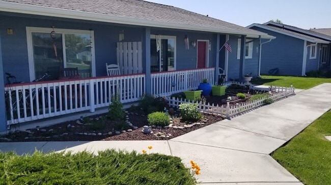 Building Photo - 310 Klickitat St