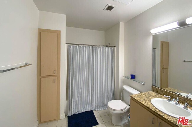 Foto del edificio - 630 W 6th St