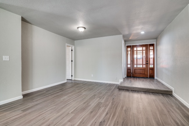 Building Photo - 1005 Via Balboa