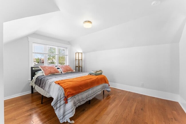 Foto del edificio - 67 Curtis Rd