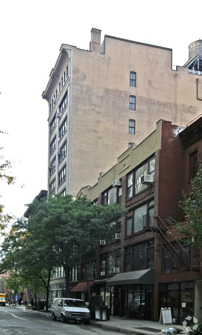 Building Photo - 147 W 22nd St