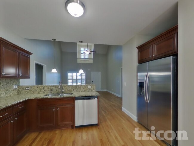 Foto del edificio - 8820 Cole St