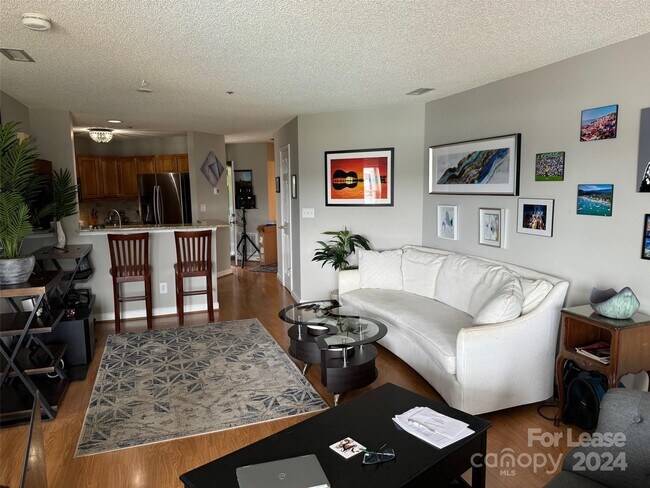 Foto del edificio - 1032 Southwest Dr