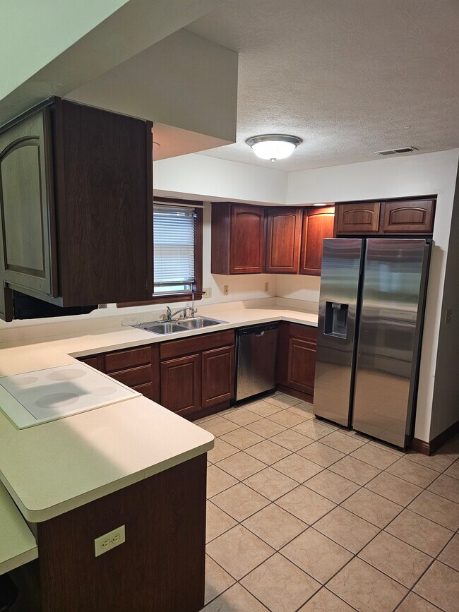 Foto del edificio - 2380 Willow Rd