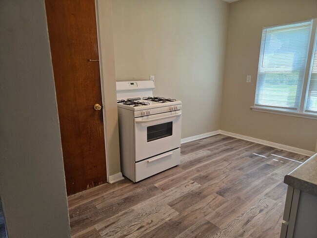 Building Photo - Kennedy 3rd