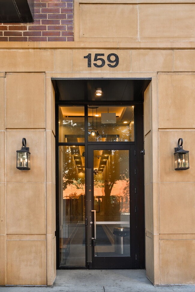 Foto del edificio - 159 W North Ave