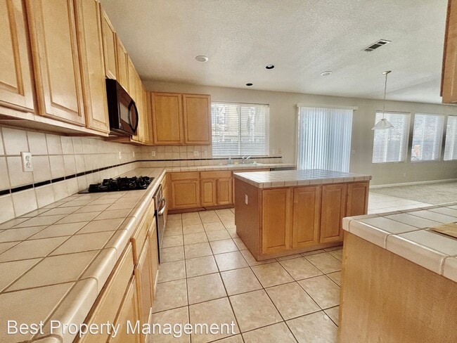 Building Photo - 5 br, 4 bath House - 1234 Comice Parkway